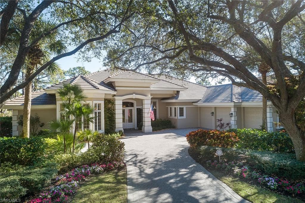 896 Barcarmil Way, Naples, FL 34110-31