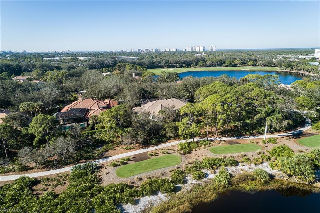 896 Barcarmil Way, Naples, FL 34110-40