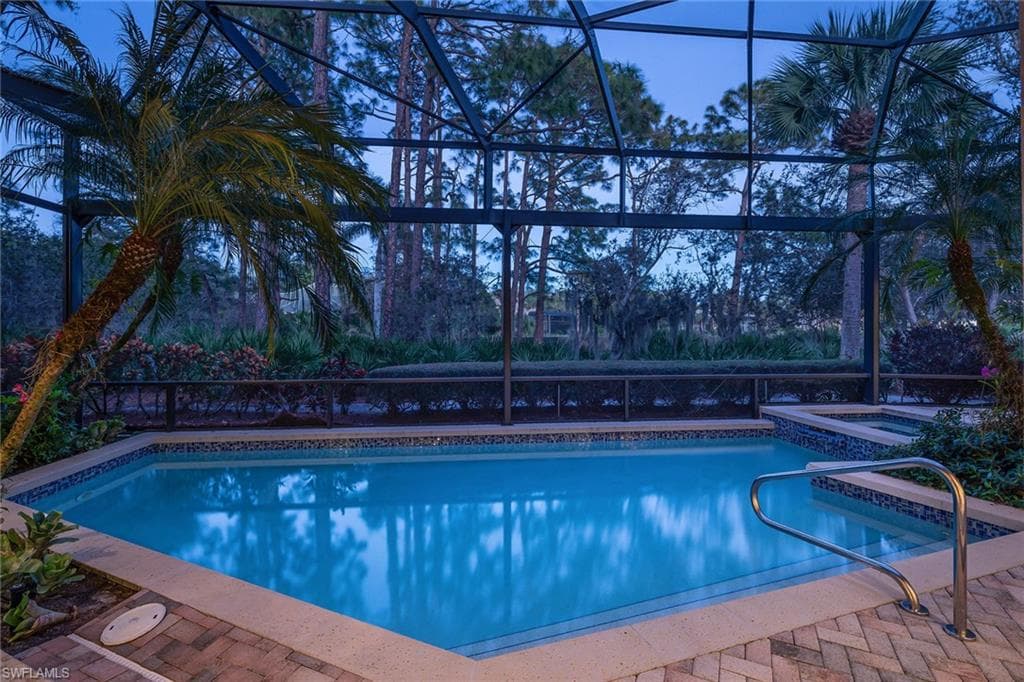 896 Barcarmil Way, Naples, FL 34110-4