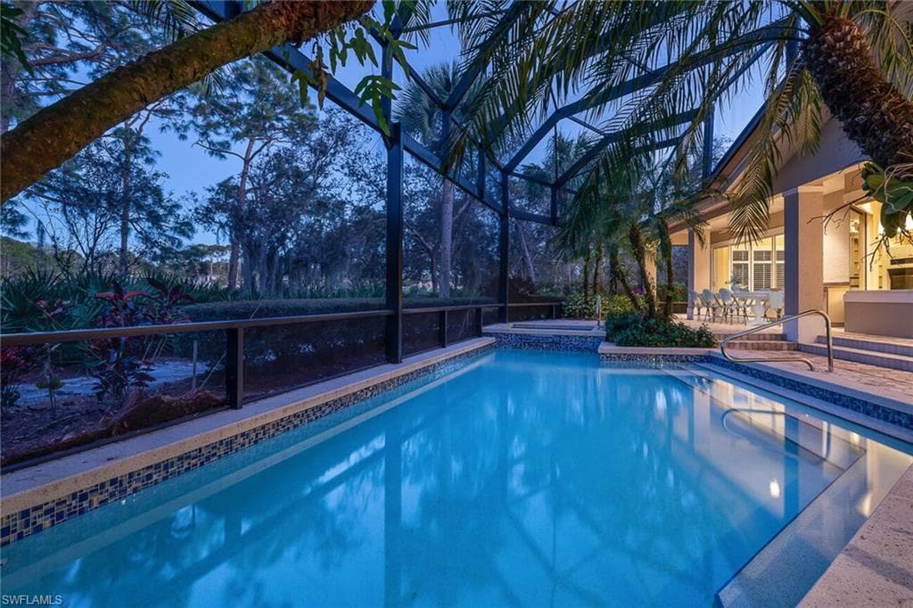 896 Barcarmil Way, Naples, FL 34110-5