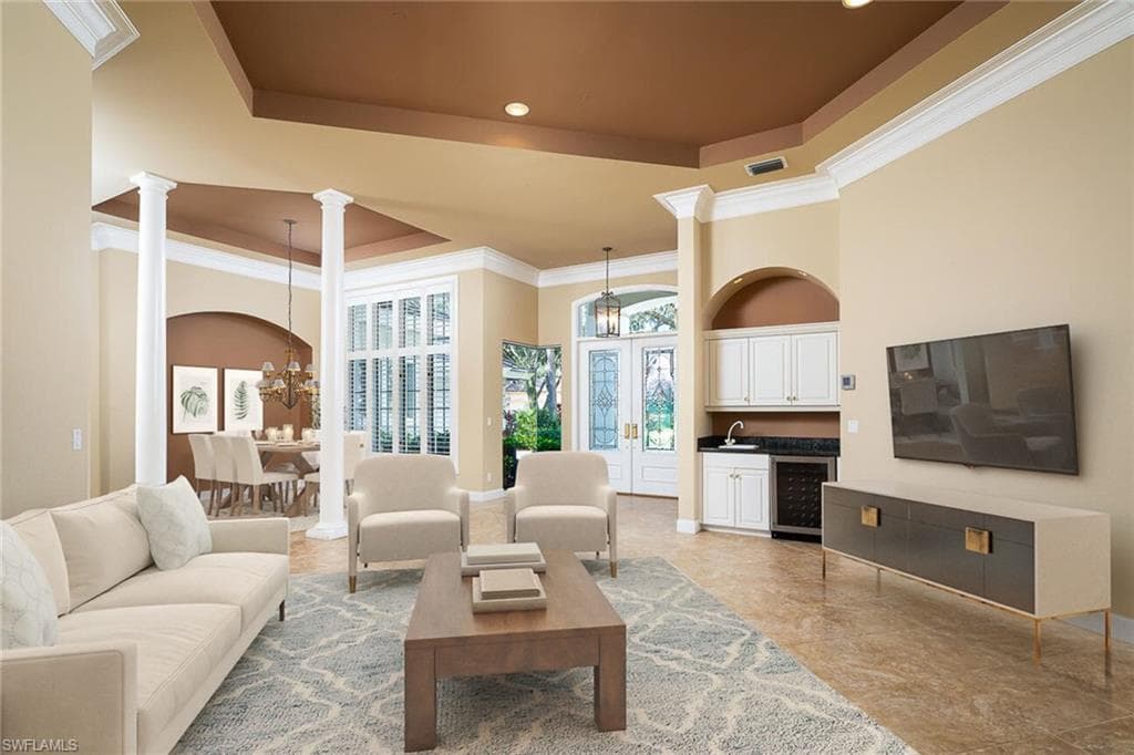 896 Barcarmil Way, Naples, FL 34110-7