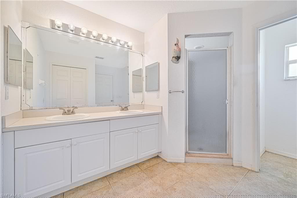 1214 14th Pl, Cape Coral, FL 33909-16