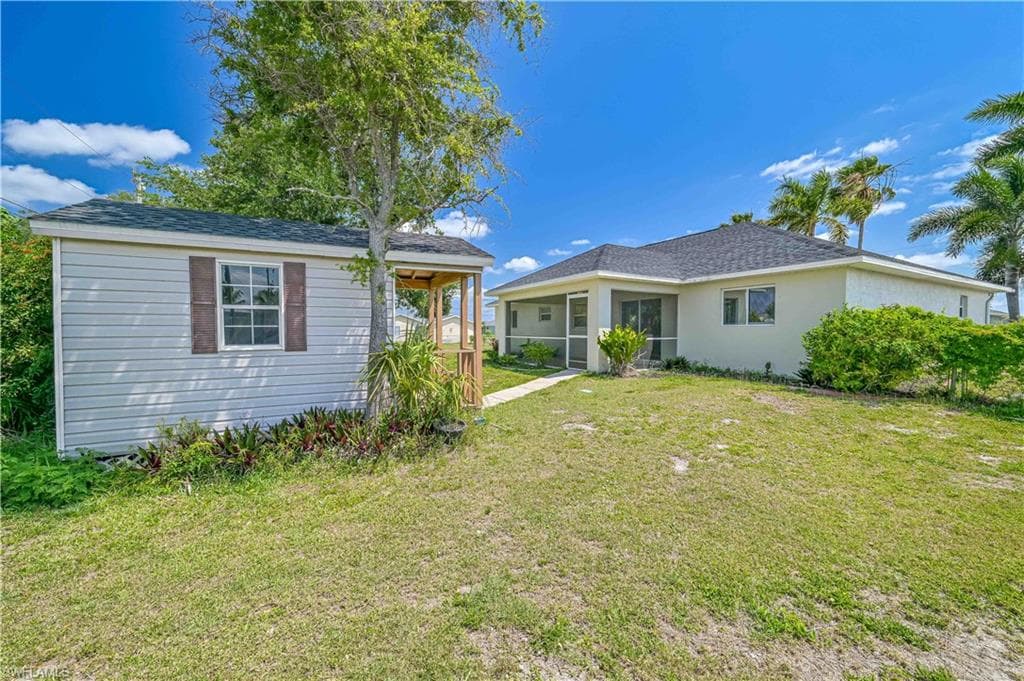 1214 14th Pl, Cape Coral, FL 33909-27