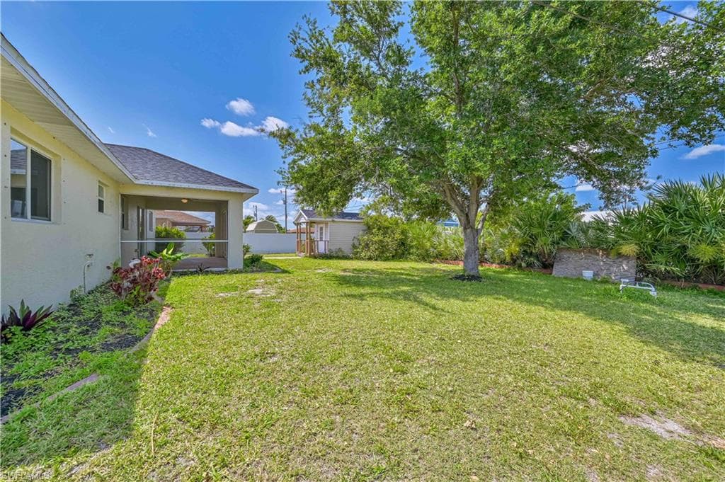 1214 14th Pl, Cape Coral, FL 33909-28