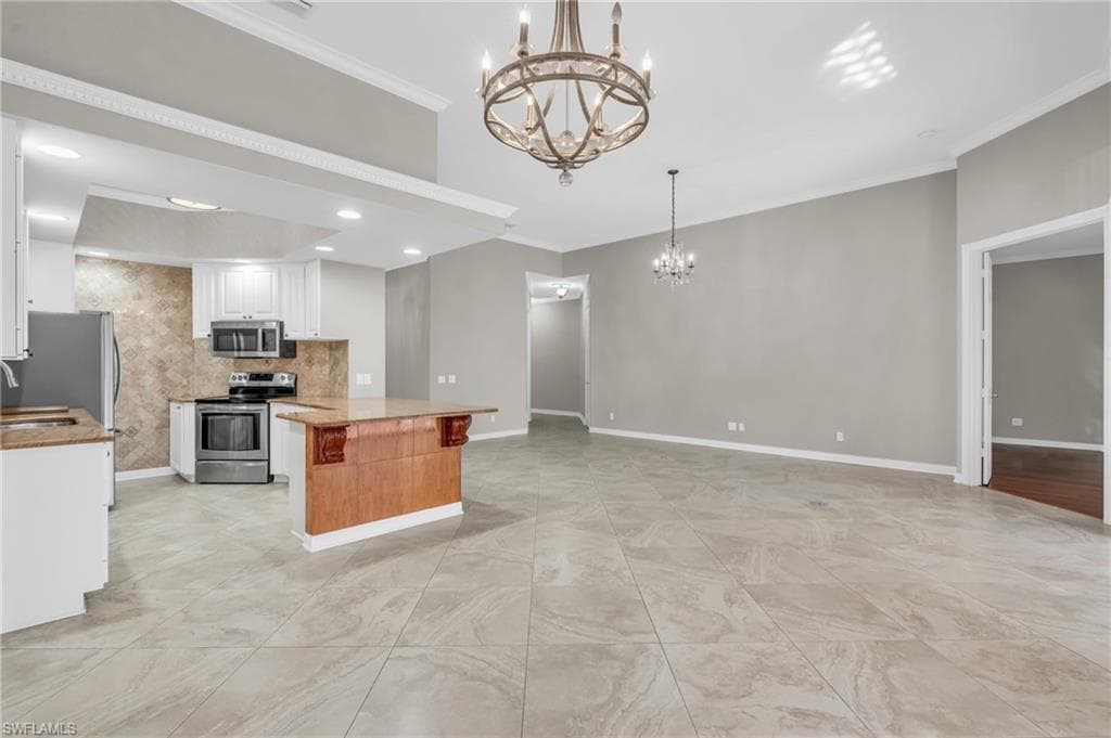2845 Hatteras Way, Naples, FL 34119-9