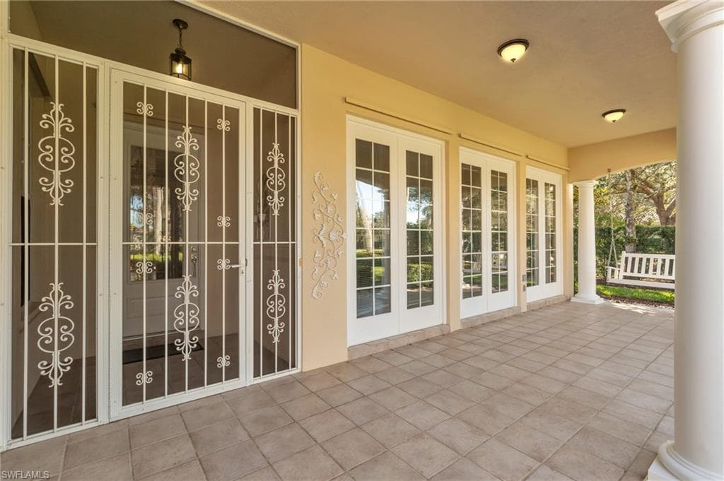 2845 Hatteras Way, Naples, FL 34119-28