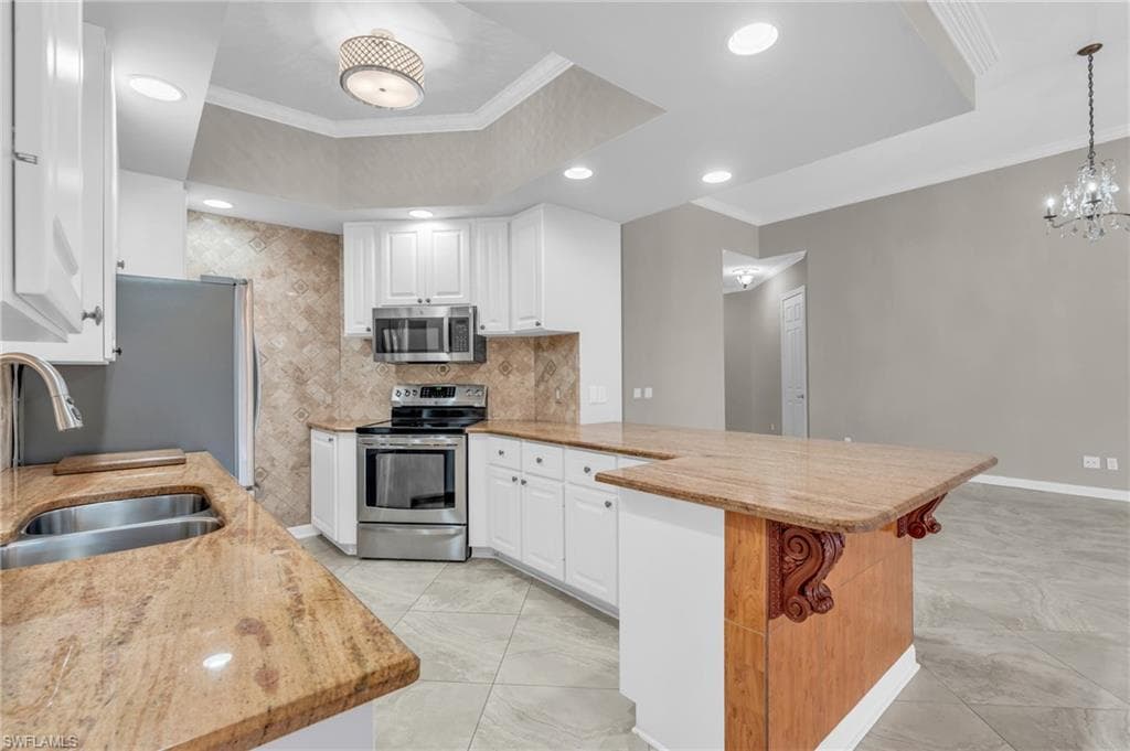 2845 Hatteras Way, Naples, FL 34119-4