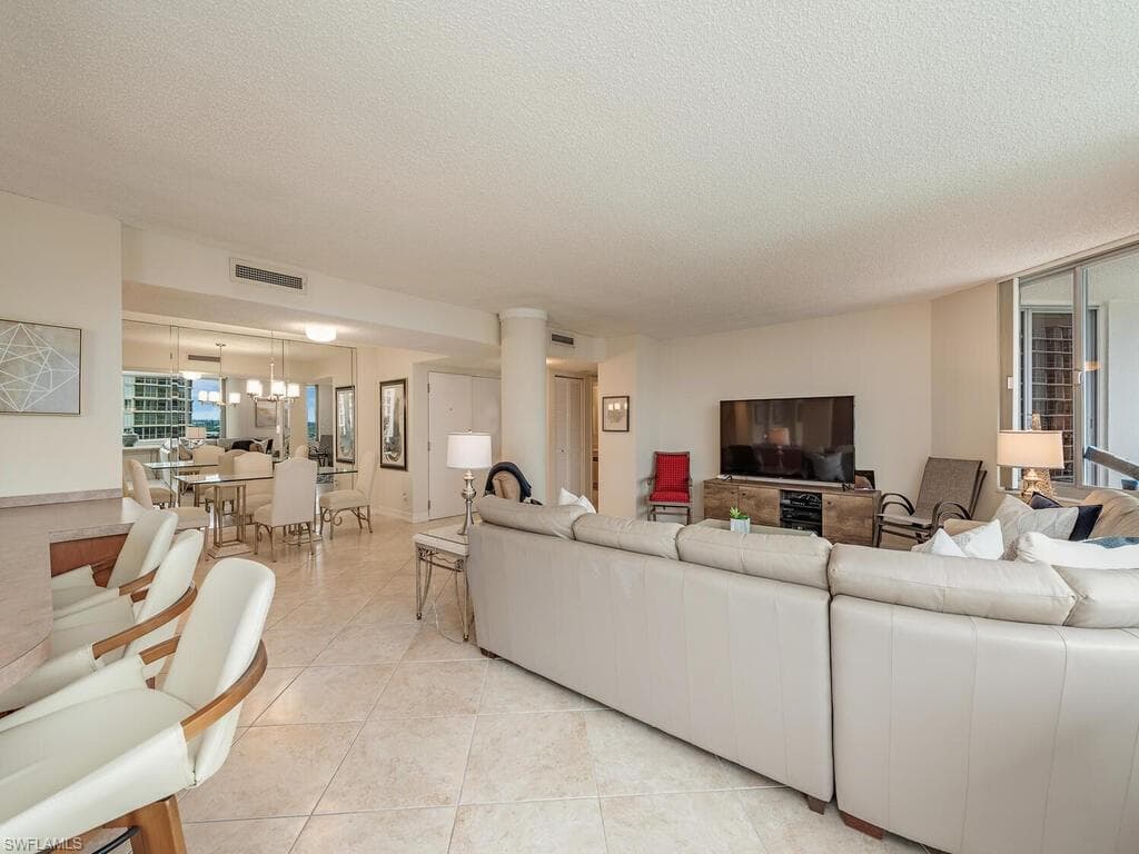 4041 Gulf Shore Blvd N 1104, Naples, FL 34103-5