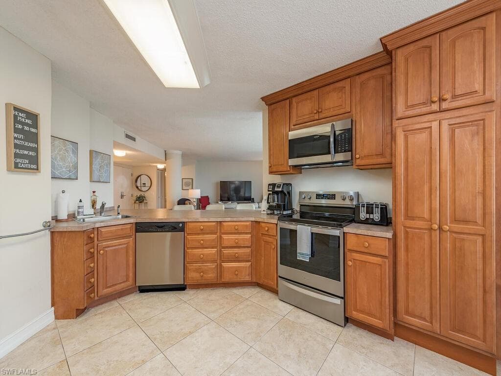 4041 Gulf Shore Blvd N 1104, Naples, FL 34103-6