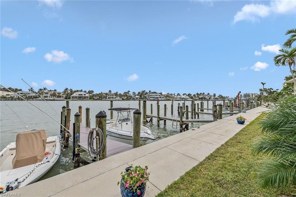 2500 Gulf Shore Blvd N N9, Naples, FL 34103-16