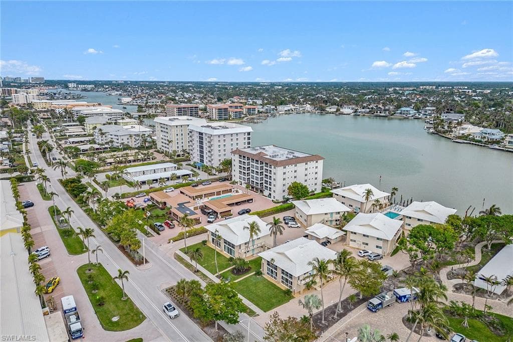 2500 Gulf Shore Blvd N N9, Naples, FL 34103-18
