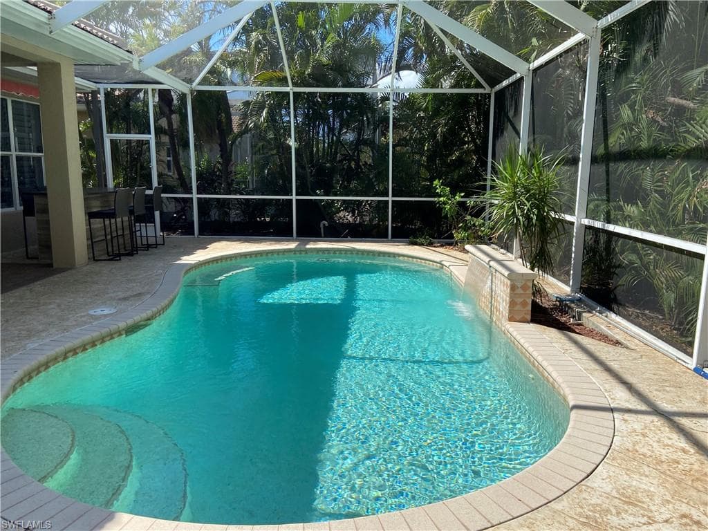 223 Glen Eagle Cir, Naples, FL 34104-4