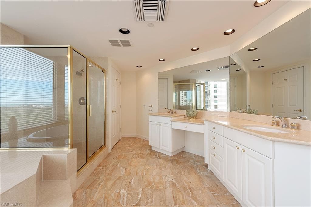 7117 Pelican Bay Blvd 809, Naples, FL 34108-8