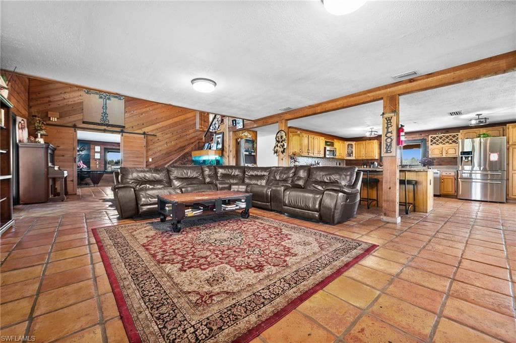 3040 Trail Dairy Cir, North Fort Myers, FL 33917-38