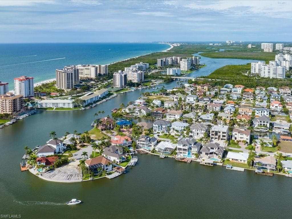 438 Lagoon Ave, Naples, FL 34108-21