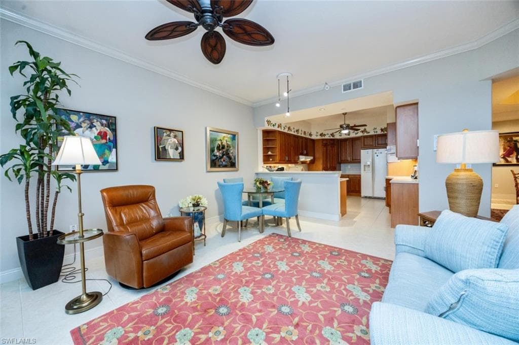 570 El Camino Real 2504, Naples, FL 34119-10