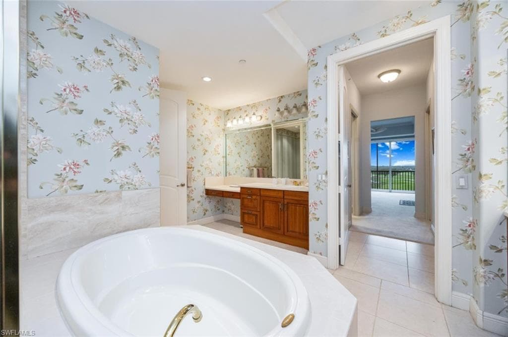 570 El Camino Real 2504, Naples, FL 34119-22