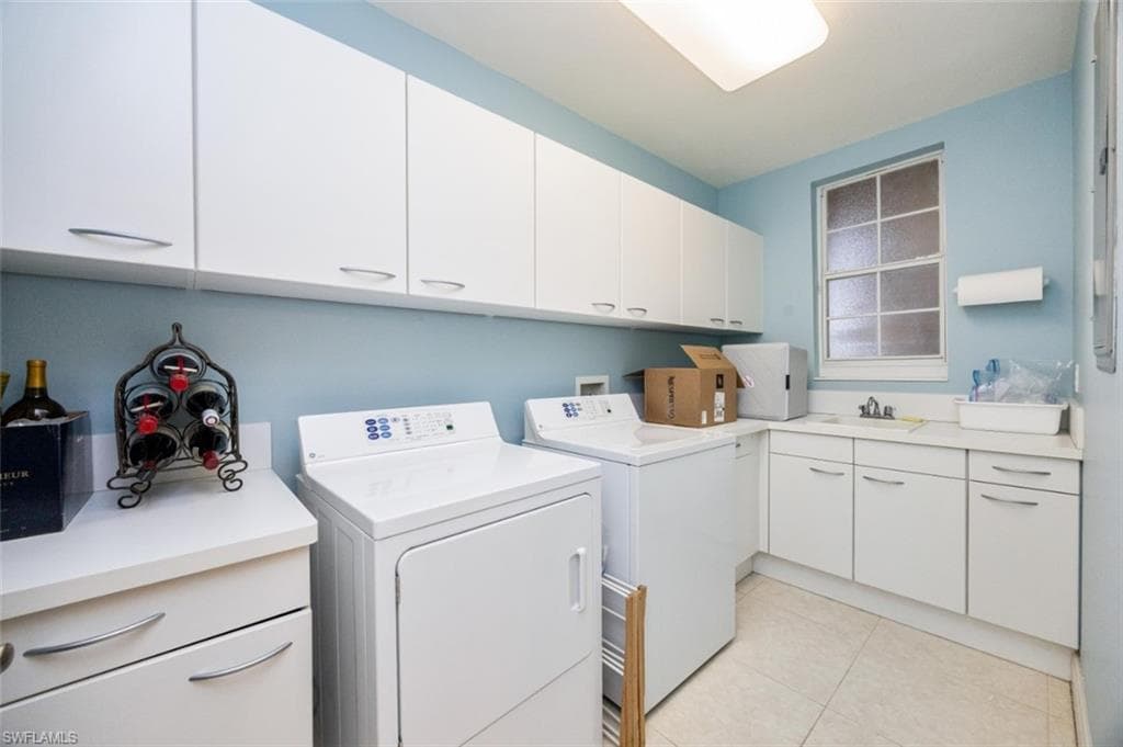 570 El Camino Real 2504, Naples, FL 34119-27