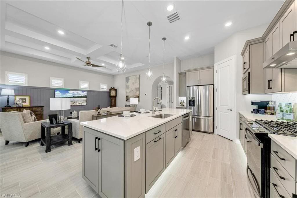 9284 Cormorant Dr, Naples, FL 34120-9