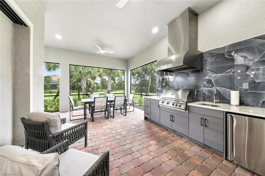 9284 Cormorant Dr, Naples, FL 34120-19
