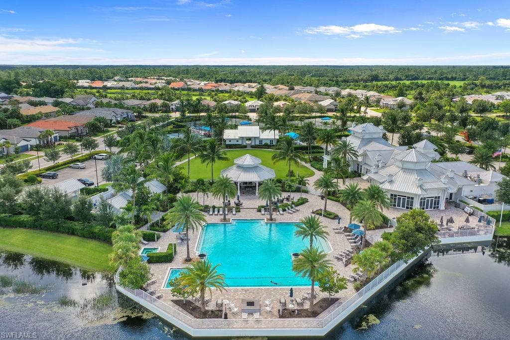 9284 Cormorant Dr, Naples, FL 34120-24