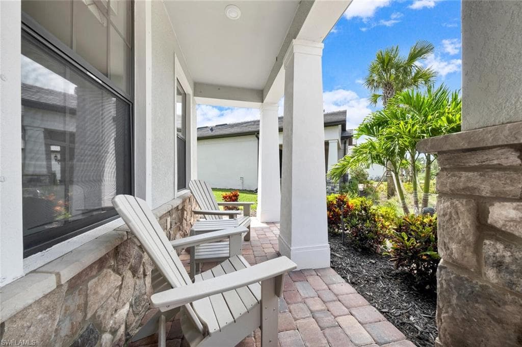 9284 Cormorant Dr, Naples, FL 34120-5