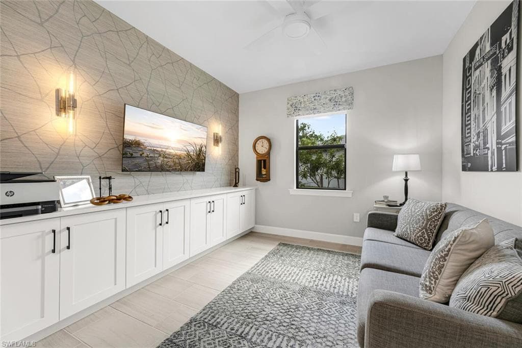 9284 Cormorant Dr, Naples, FL 34120-8