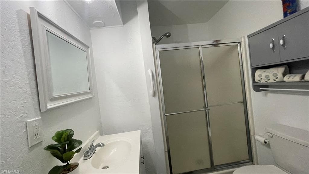 16230 Cynthia Ct, Fort Myers, FL 33908-18