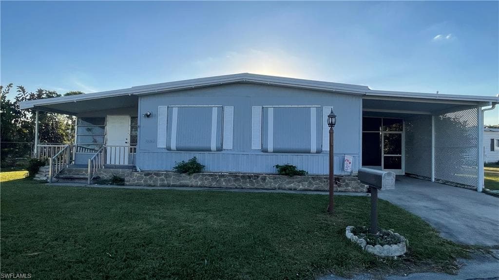 16230 Cynthia Ct, Fort Myers, FL 33908-1