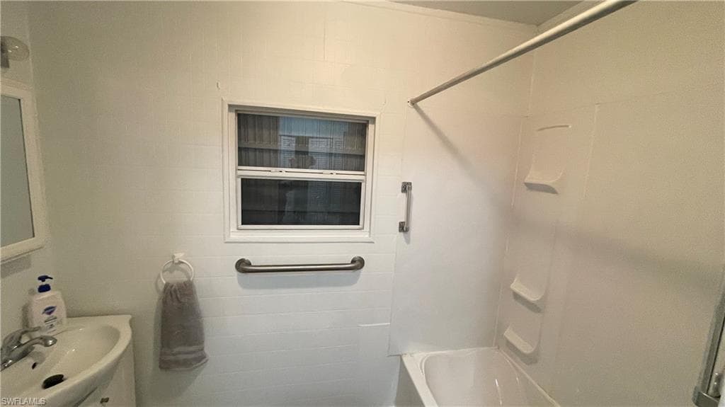 16230 Cynthia Ct, Fort Myers, FL 33908-33