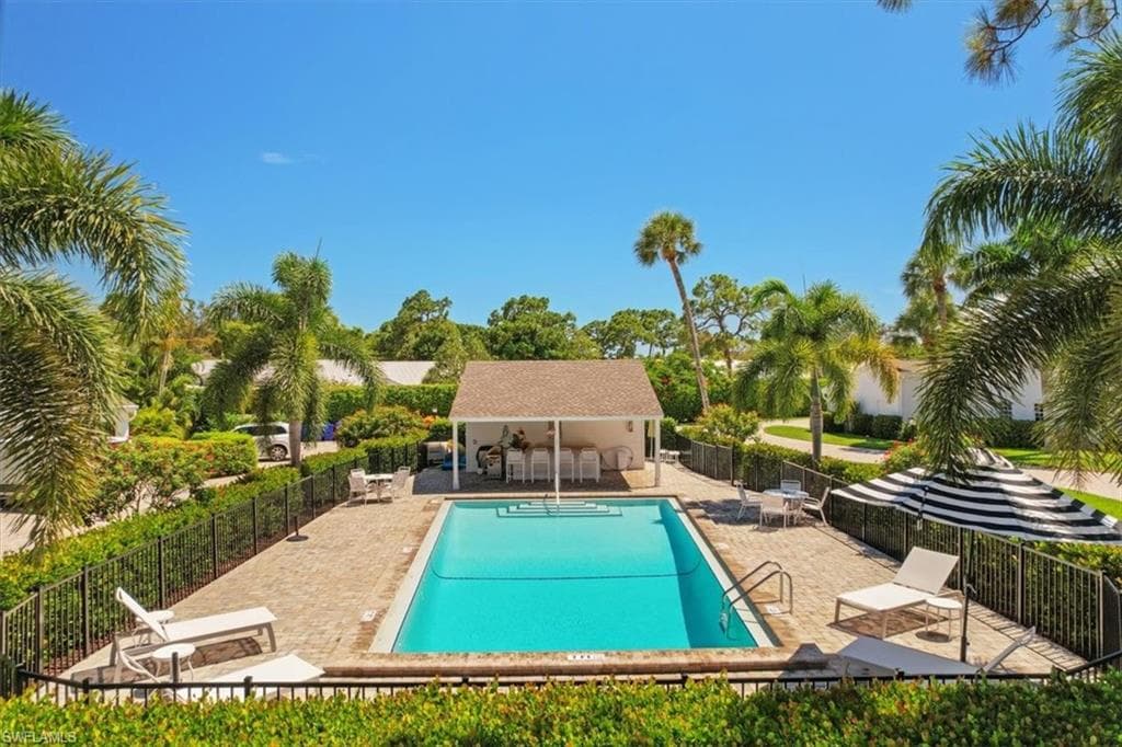 4774 West Blvd #e202, Naples, FL 34103-19
