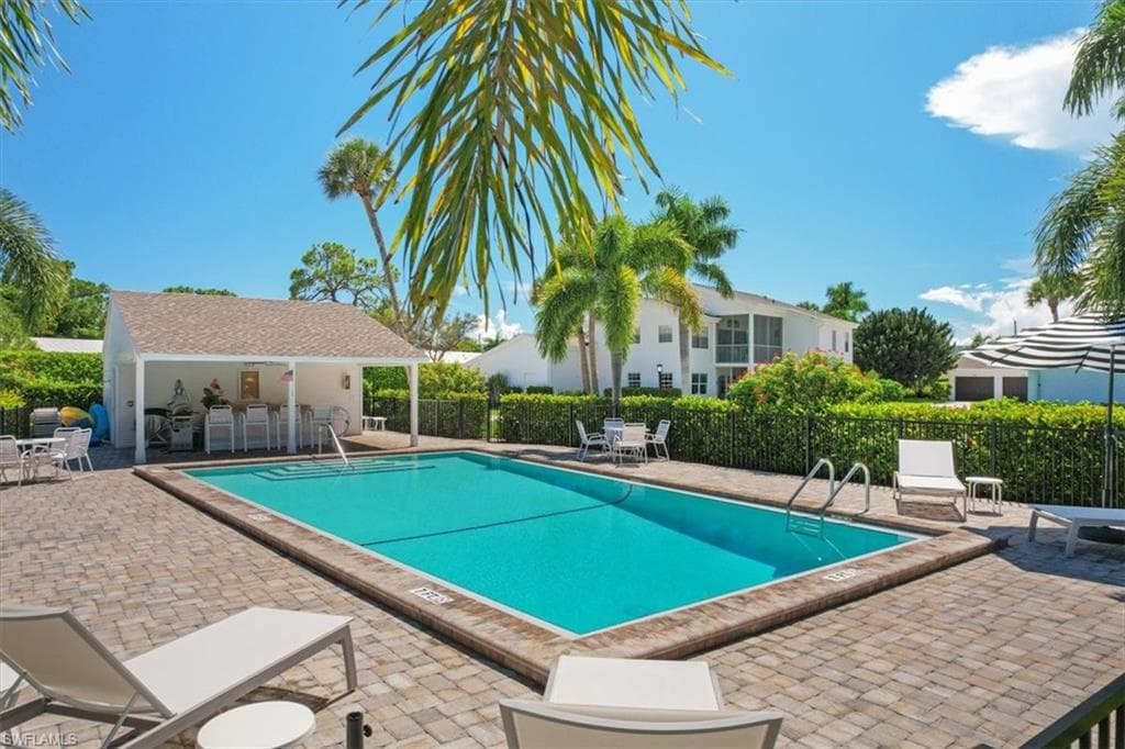4774 West Blvd #e202, Naples, FL 34103-20