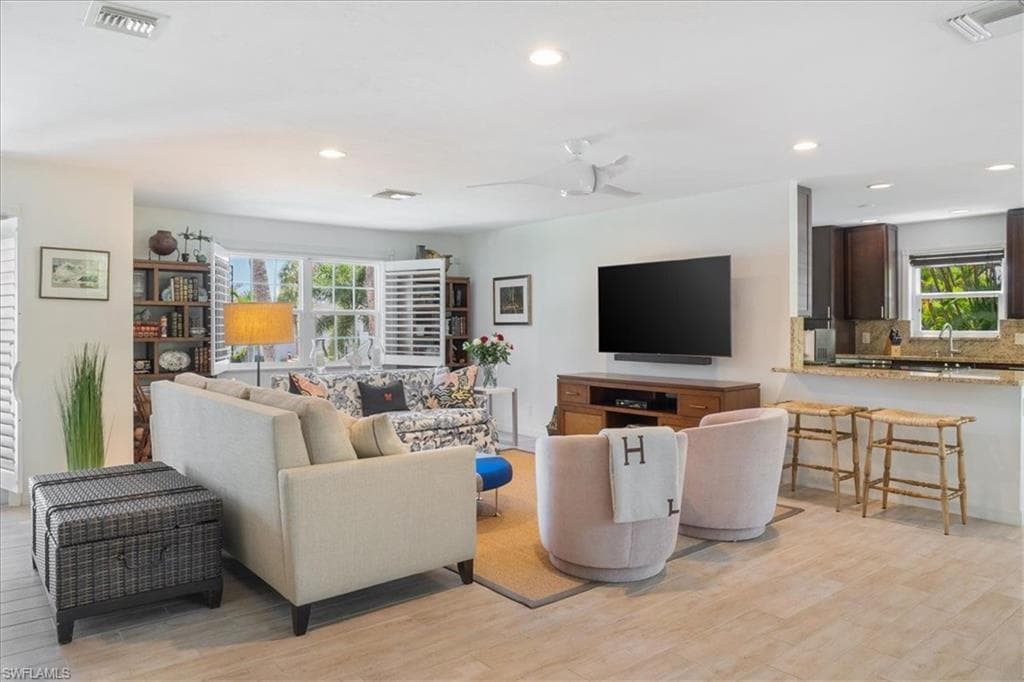 4774 West Blvd #e202, Naples, FL 34103-4