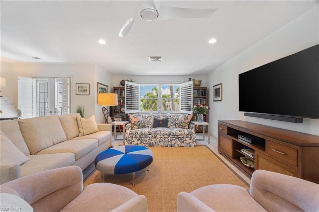4774 West Blvd #e202, Naples, FL 34103-6