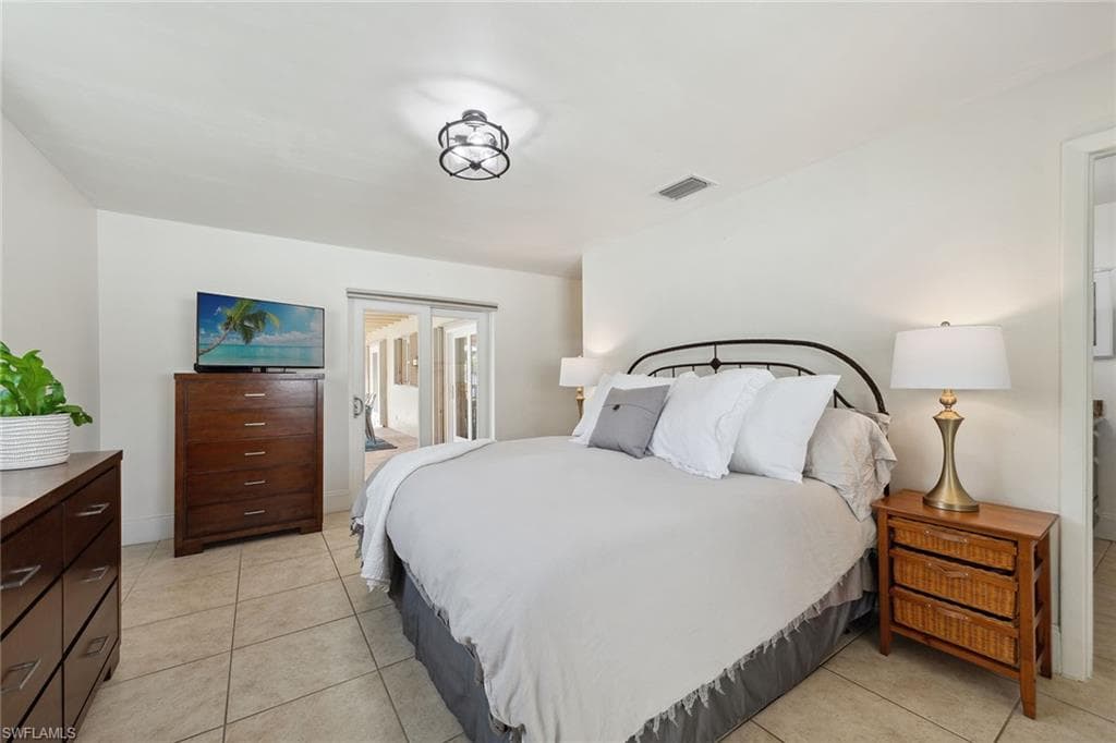 124 Flame Vine Dr, Naples, FL 34110-10