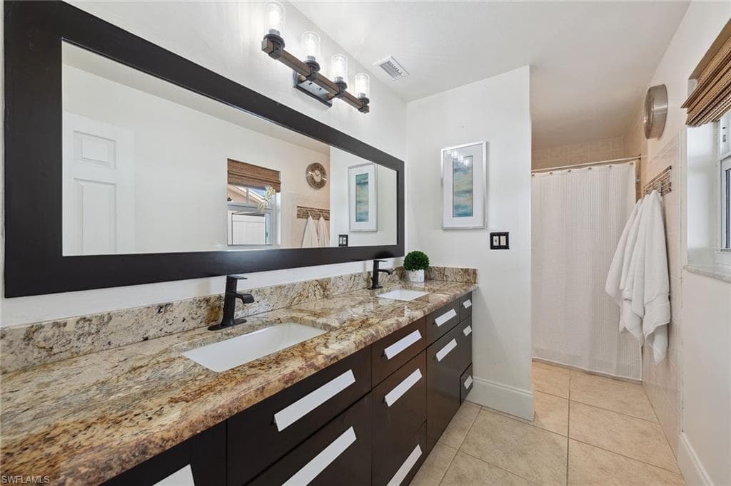 124 Flame Vine Dr, Naples, FL 34110-11