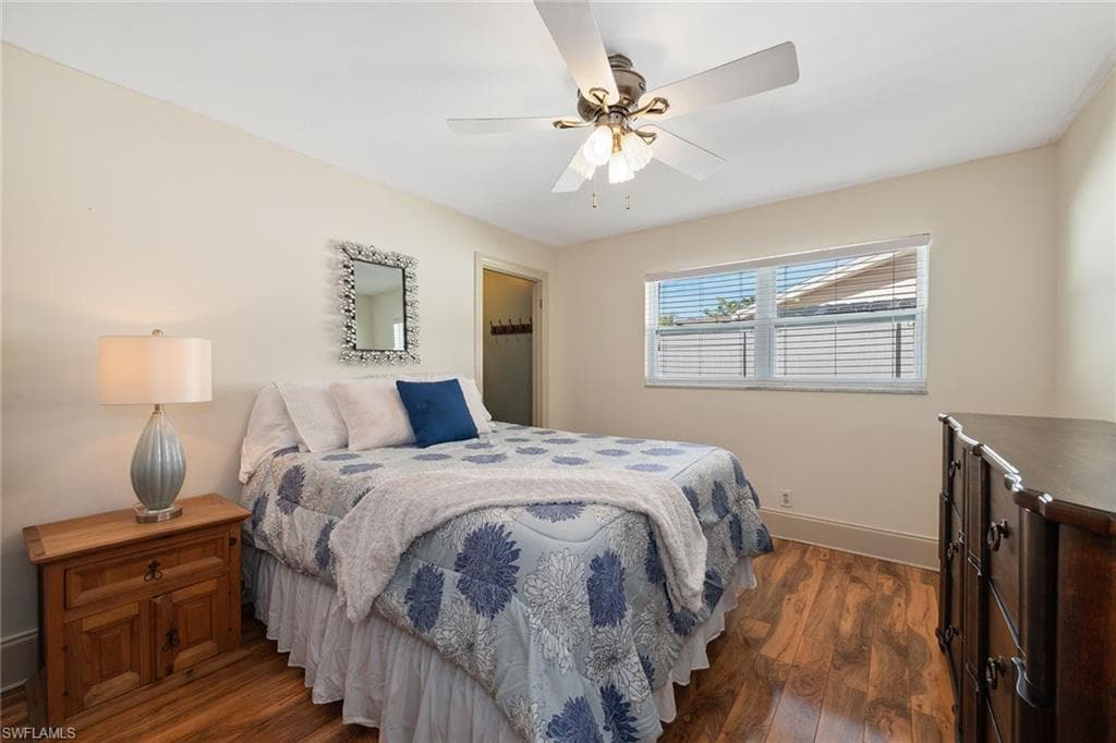 124 Flame Vine Dr, Naples, FL 34110-12
