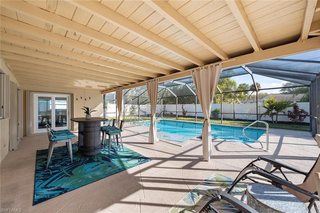 124 Flame Vine Dr, Naples, FL 34110-18