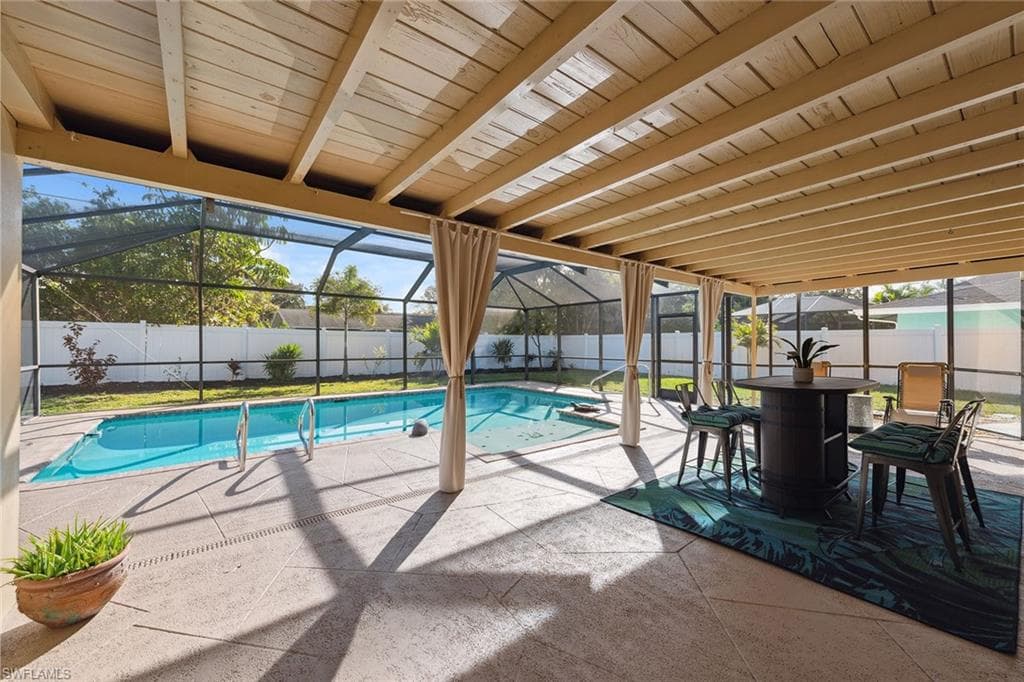 124 Flame Vine Dr, Naples, FL 34110-19