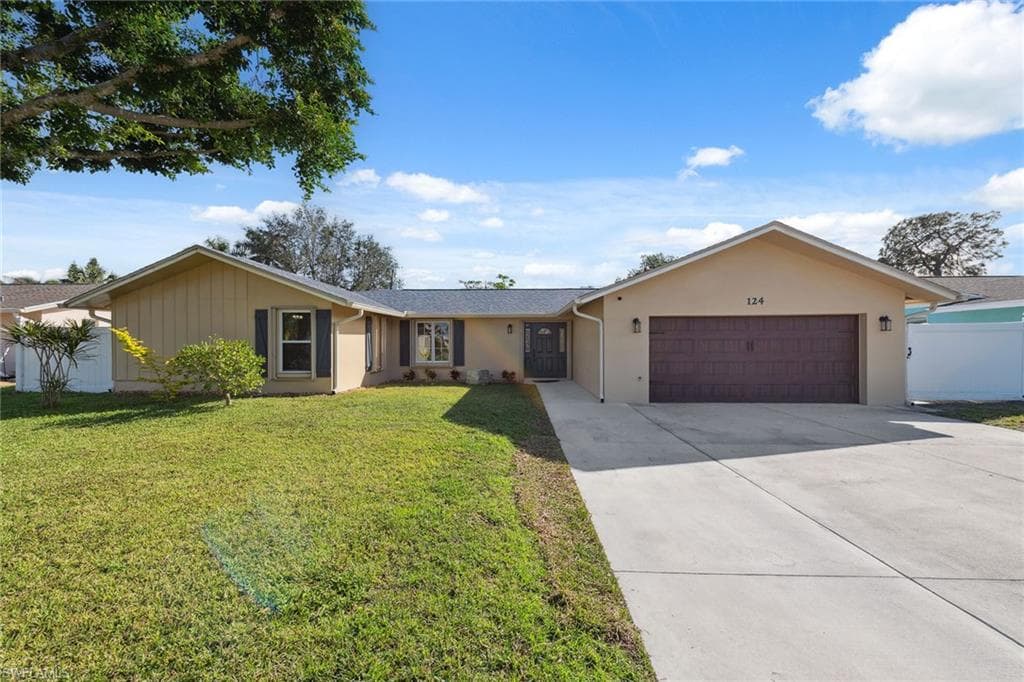 124 Flame Vine Dr, Naples, FL 34110-22