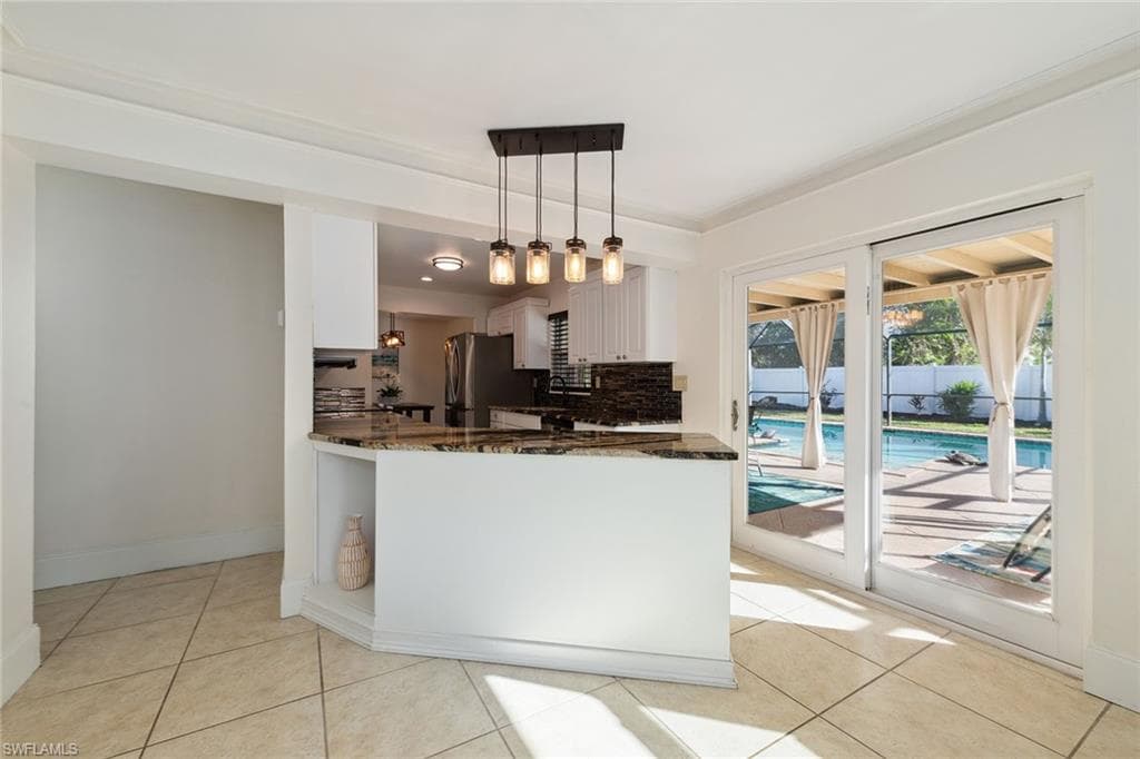 124 Flame Vine Dr, Naples, FL 34110-7