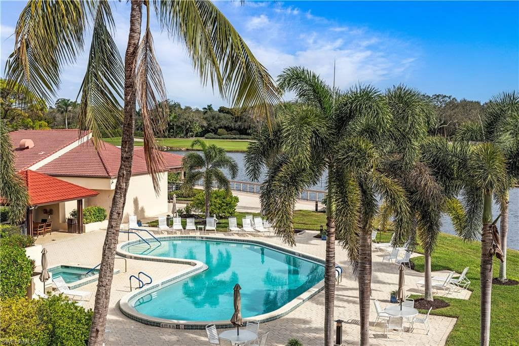 6360 Pelican Bay Blvd 102c, Naples, FL 34108-19