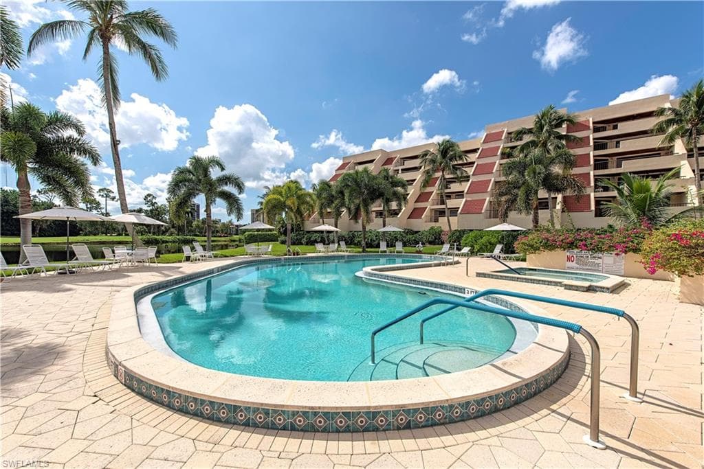 6360 Pelican Bay Blvd 102c, Naples, FL 34108-20