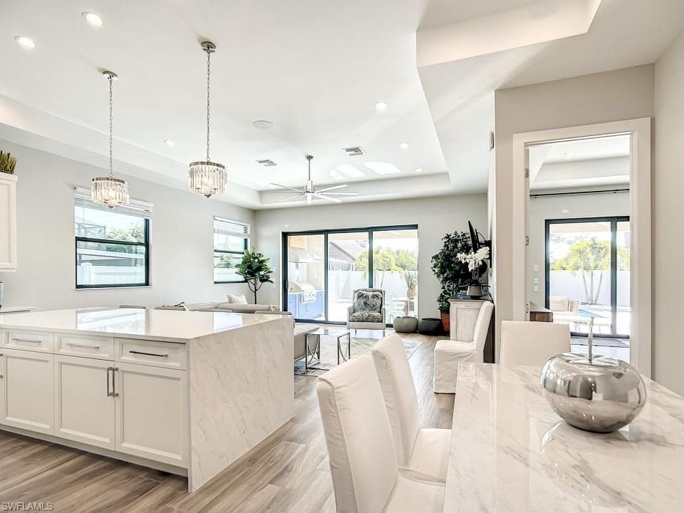 828 100th Ave N, Naples, FL 34108-1