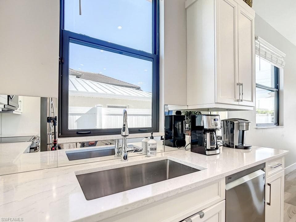 828 100th Ave N, Naples, FL 34108-24