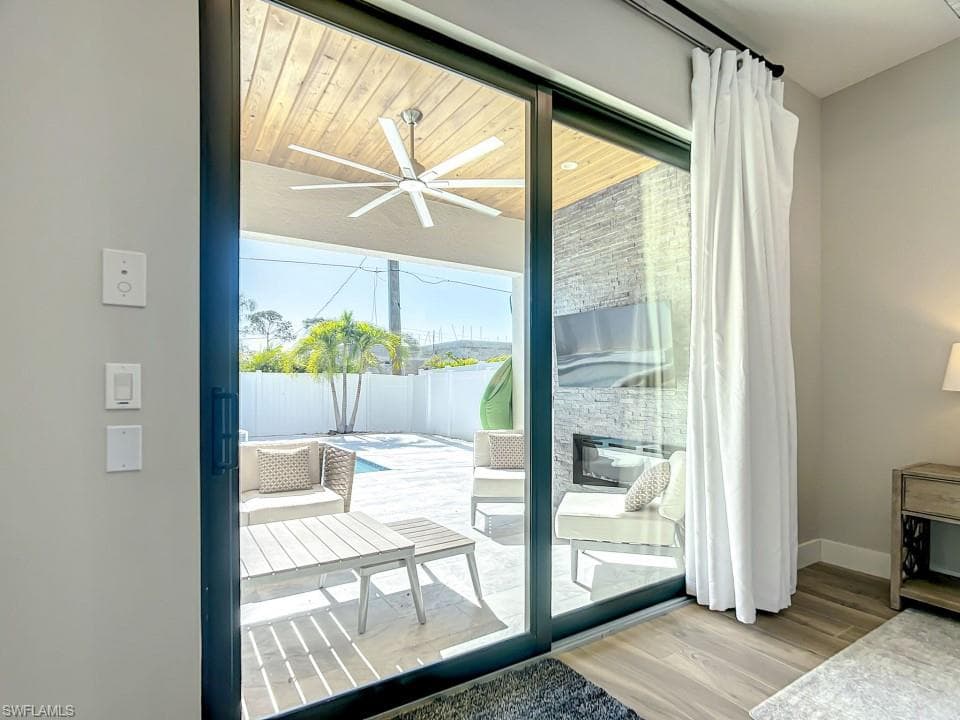 828 100th Ave N, Naples, FL 34108-51