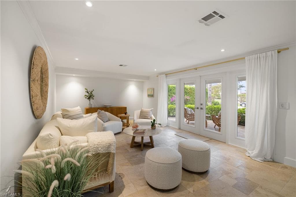 320 Putter Point Dr, Naples, FL 34103-10