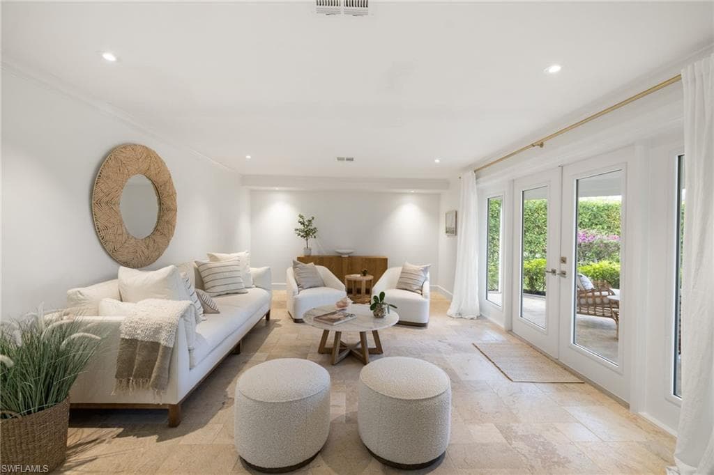 320 Putter Point Dr, Naples, FL 34103-18