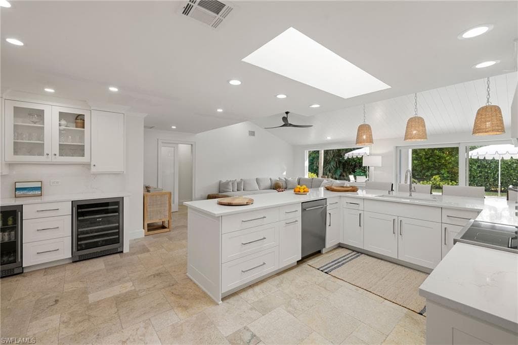 320 Putter Point Dr, Naples, FL 34103-1