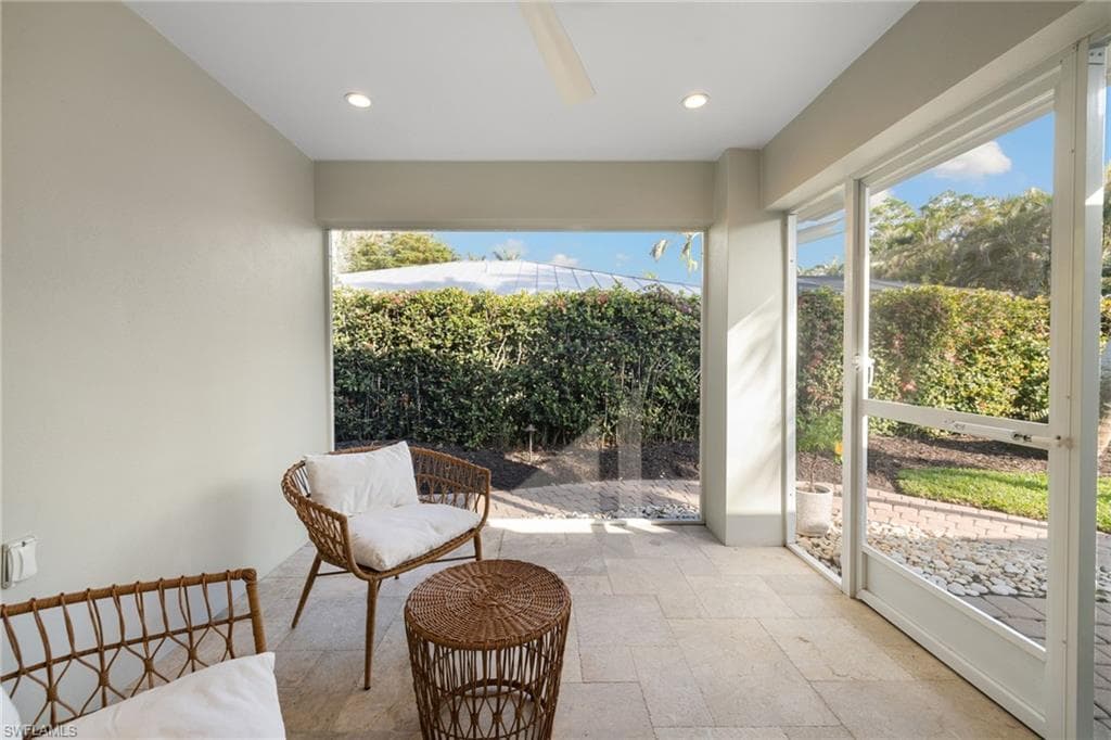 320 Putter Point Dr, Naples, FL 34103-26